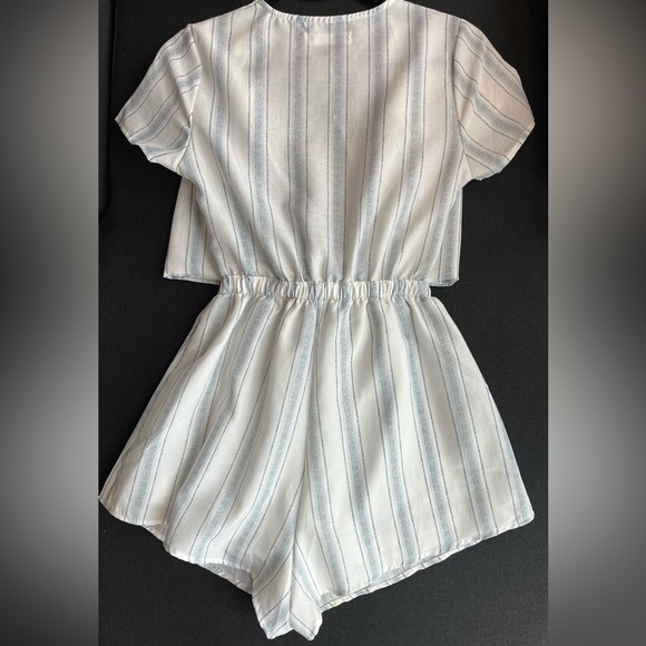 Striped Tie-Up Romper Small • Reverse - Picture 2 of 3